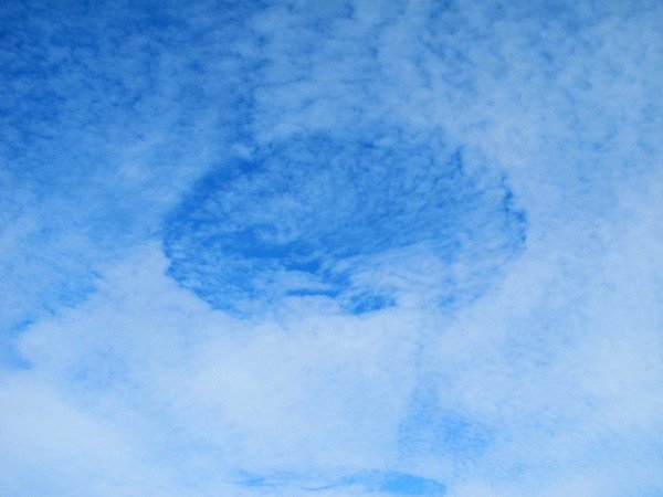 IMG_0743_HolePunchCloud.JPG